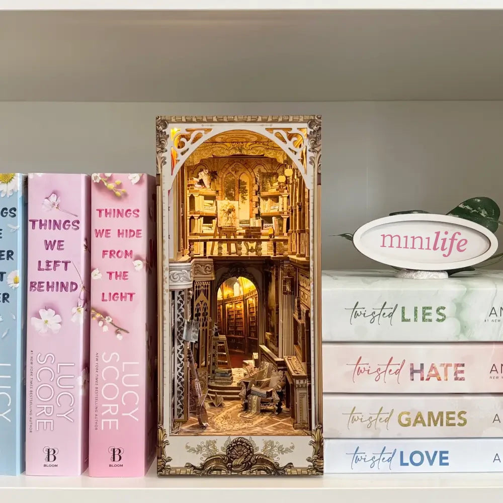 Book Nook "Biblioteca dos Sonhos Clássicos" DIY (Faça Você Mesmo)