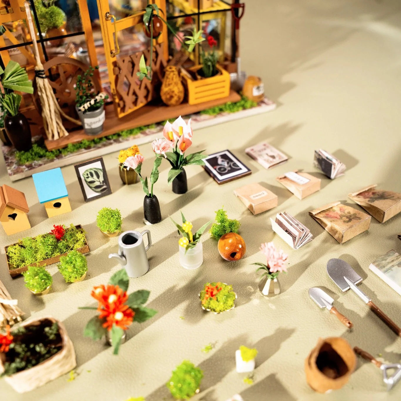Casa Miniatura "Casa de Flores Encantadora" DIY (Faça Você Mesmo)