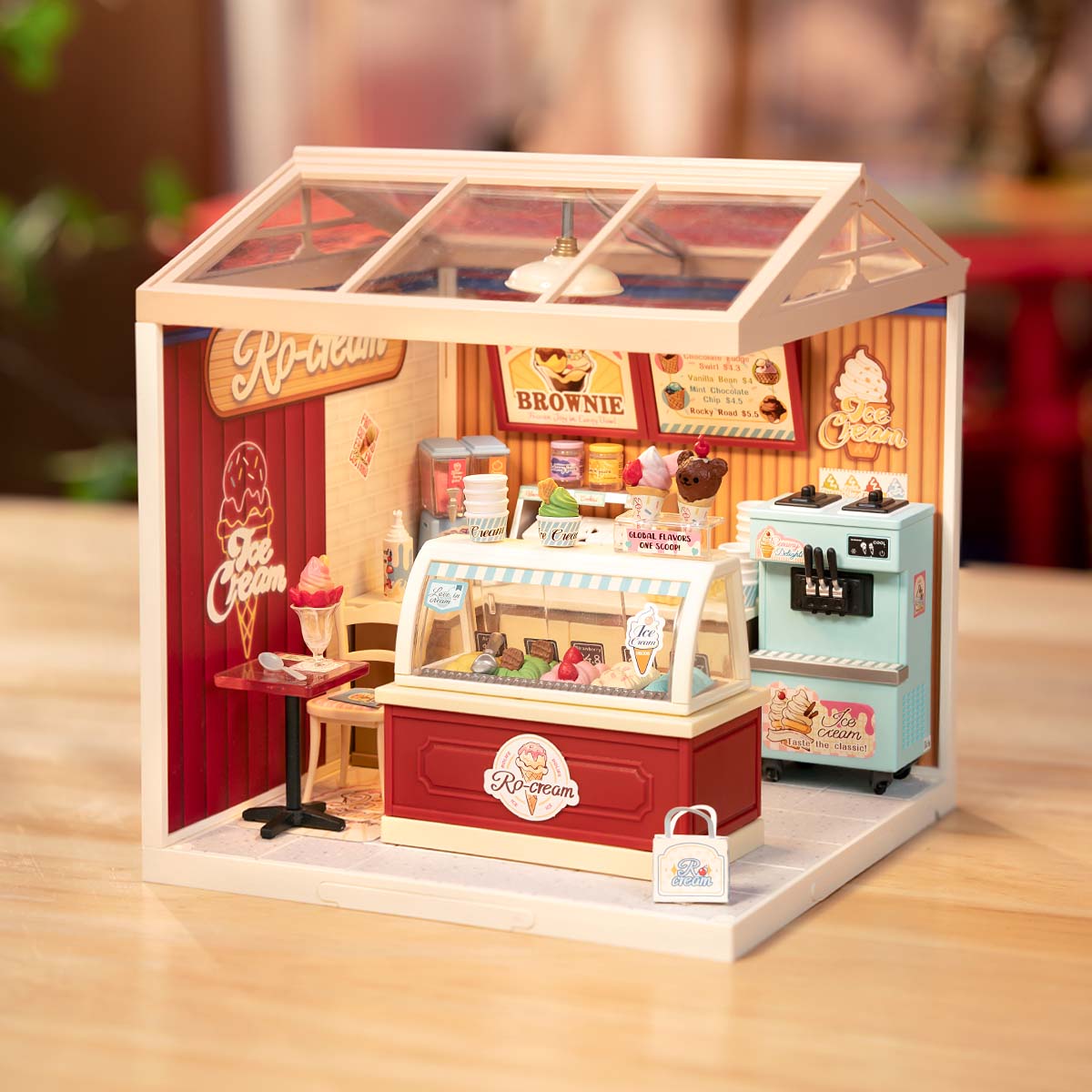 Casa Miniatura "Sorveteria Clássica" DIY (Faça Você Mesmo)