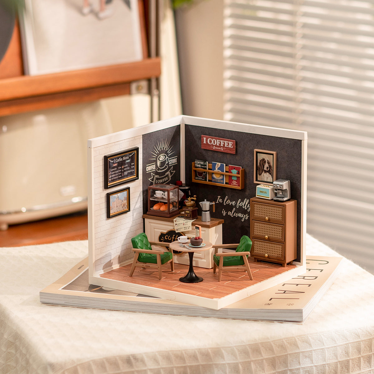 Casa Miniatura "Cafeteria Criativa" DIY (Faça Você Mesmo)