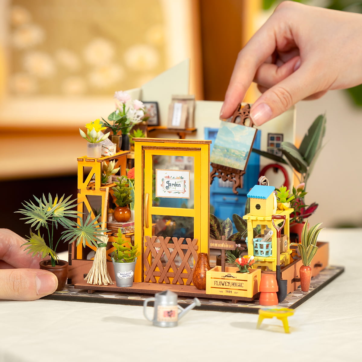 Casa Miniatura "Casa de Flores Encantadora" DIY (Faça Você Mesmo)