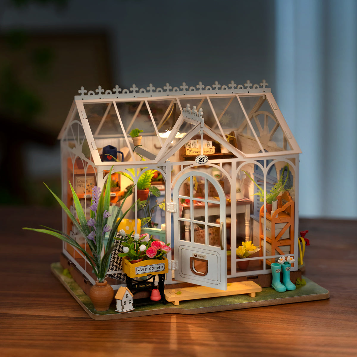 Casa Miniatura "Casa de Jardim Encantadora" DIY (Faça Você Mesmo)