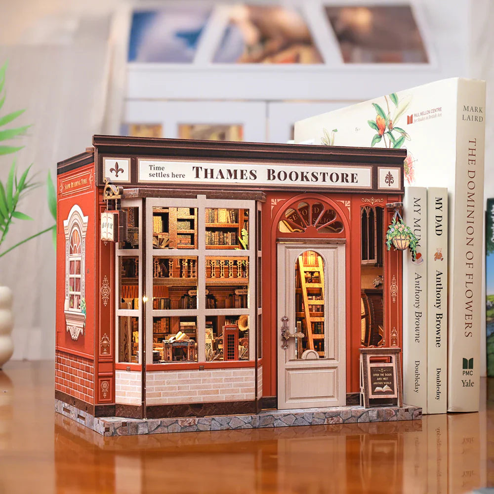 Casa Miniatura "Livraria Inglesa" DIY (Faça Você Mesmo)