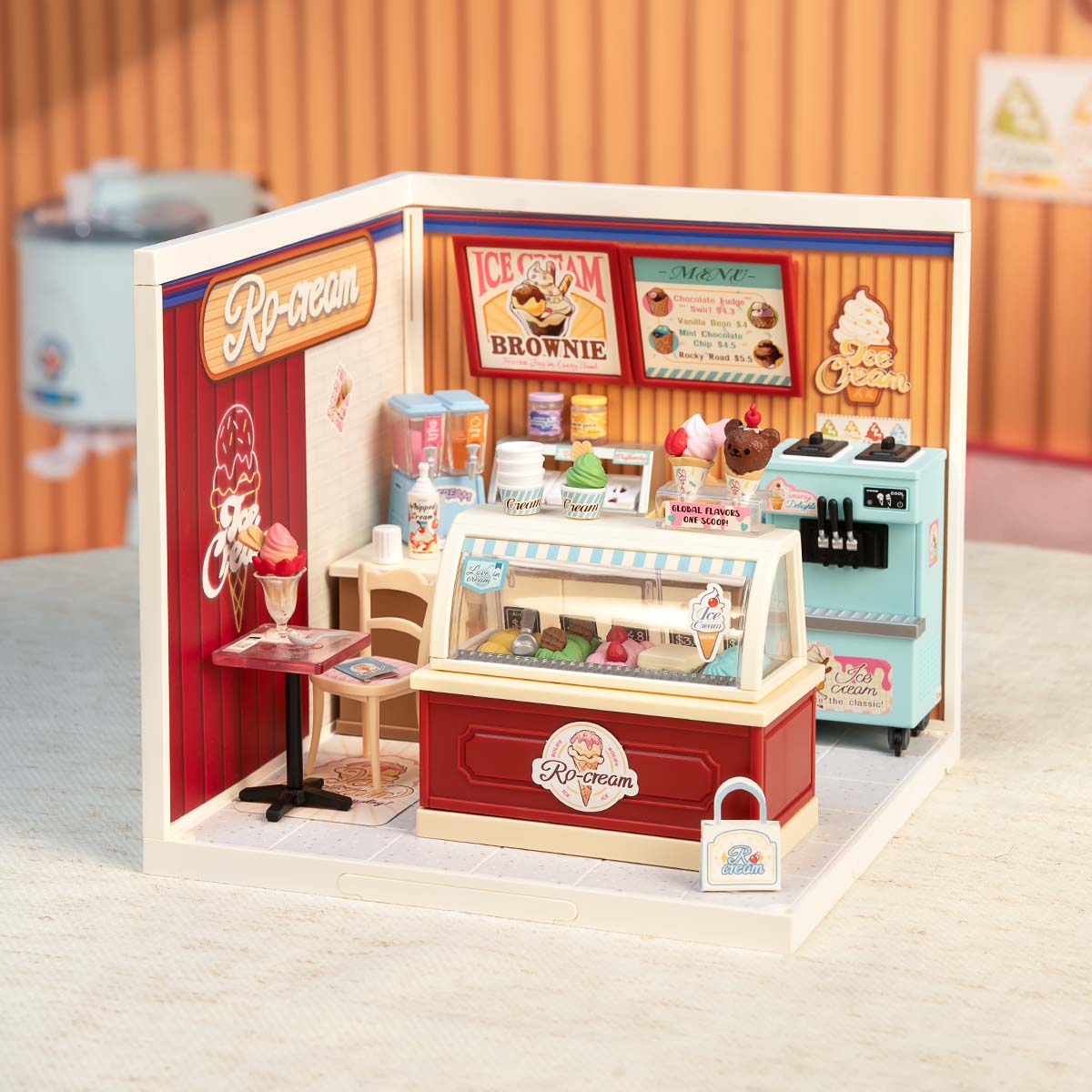 Casa Miniatura "Sorveteria Clássica" DIY (Faça Você Mesmo)