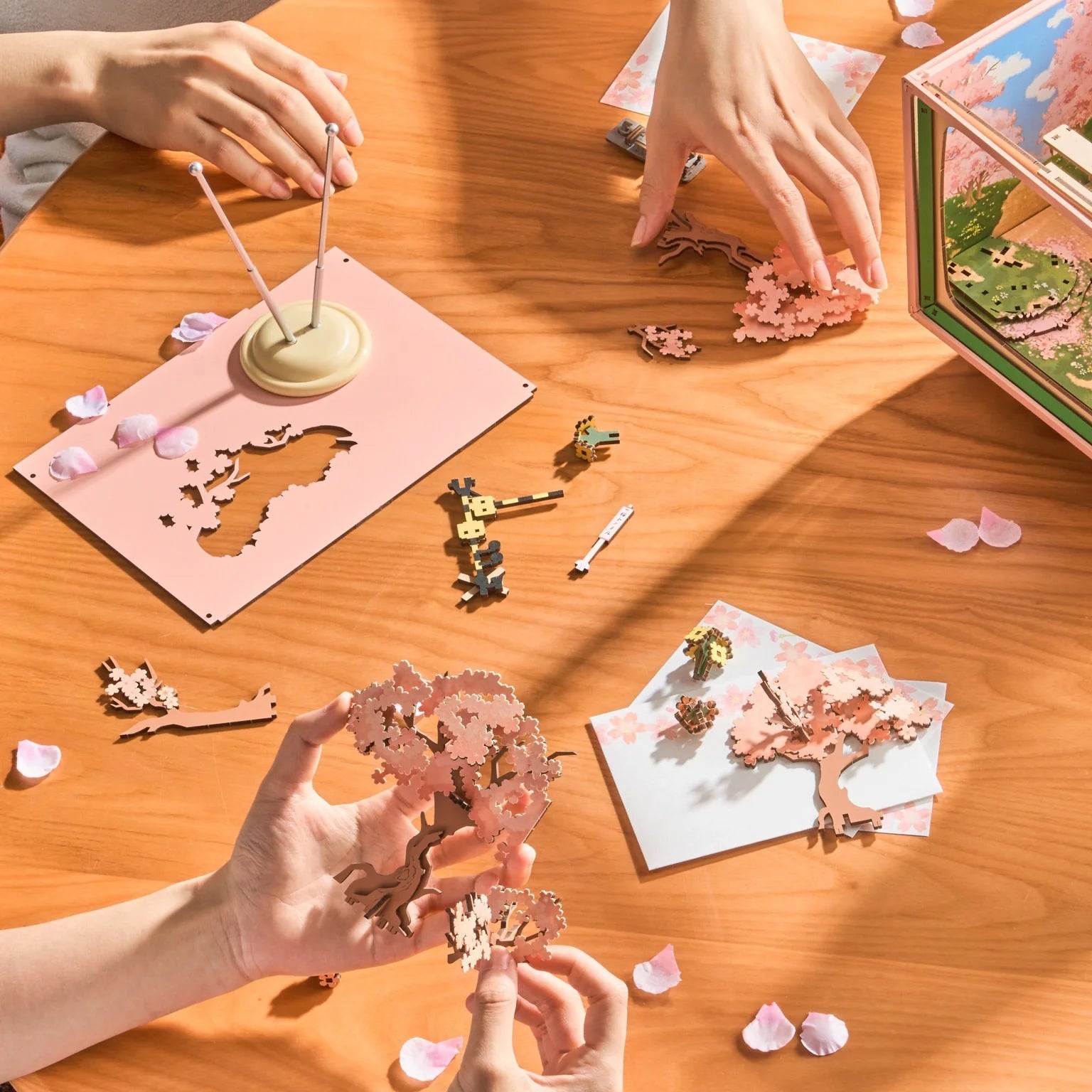 Quebra-cabeça 3D "Caixa Musical Trem das Flores de Cerejeira"